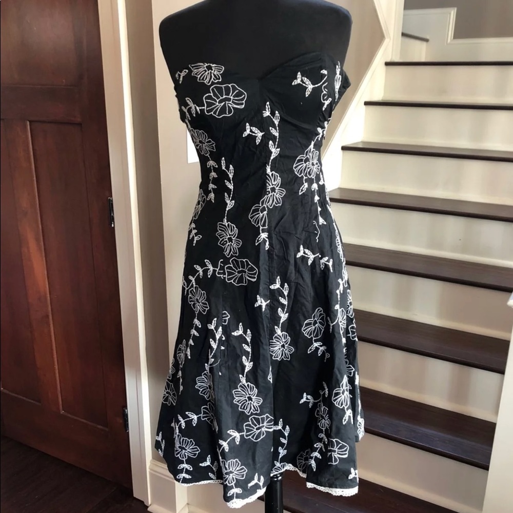 Black and white strapless sundress